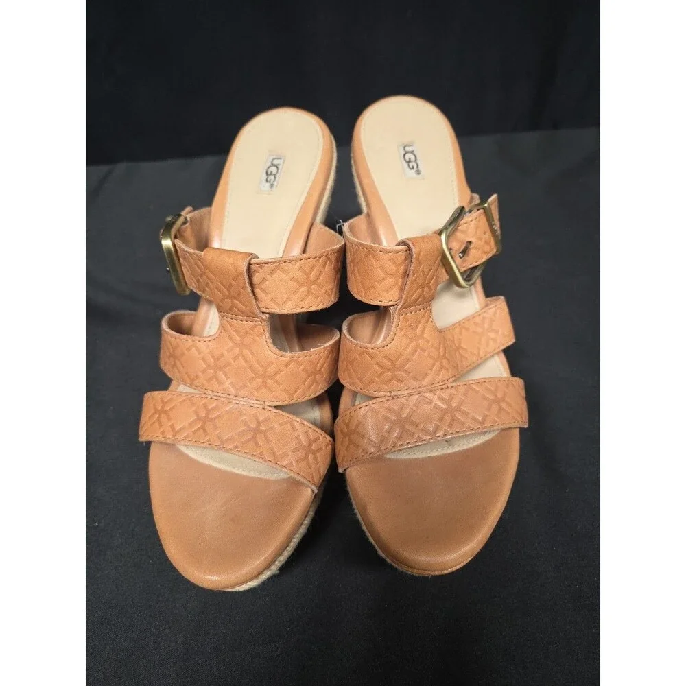 UGG hedy embossed